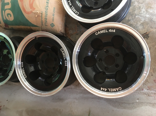 ล้อแมกซ์หยดน้ำ ขอบ15กว้าง7.5 นิ้ว  สีดำ ขอบเงา. ทำสีมาใหม่ พร้อมใช้ ส่งได้ทั่วไทย