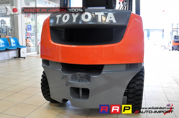 ขายรถโฟล์คลิฟท์มือสอง TOYOTA รุ่น 8FD25-10904 นำเข้าจากประเทศญี่ปุ่น 100\% ไม่เคยใช้งานในไทย