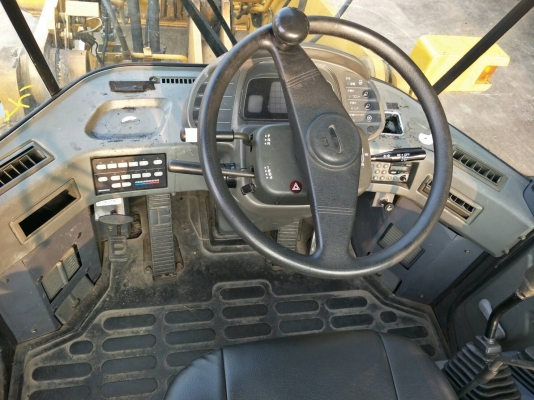 รถตัก Komatsu รุ่นWA200-3Eปี1996 บุ้งกี๋3คิว