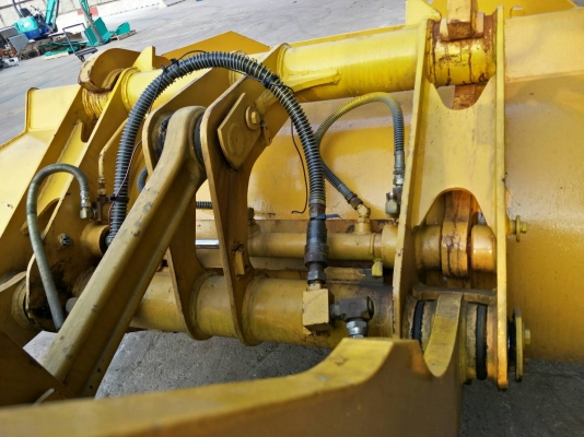 รถตัก Komatsu รุ่นWA200-3Eปี1996 บุ้งกี๋3คิว