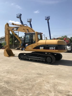 Caterpillar รุ่น320C เครื่องยนต์CATใบแทรกใหญ่ ทำสีเก็บรั่วซึม พร้อมใช้งาน