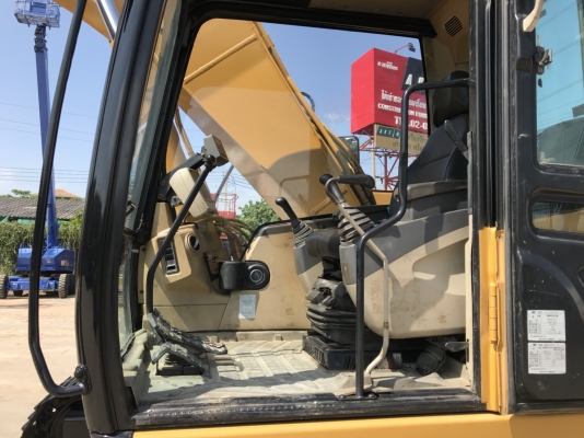 Caterpillar รุ่น320C เครื่องยนต์CATใบแทรกใหญ่ ทำสีเก็บรั่วซึม พร้อมใช้งาน