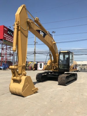 Caterpillar รุ่น320C เครื่องยนต์CATใบแทรกใหญ่ ทำสีเก็บรั่วซึม พร้อมใช้งาน