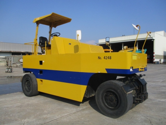 รถบดKAWASAKI รุ่นK20WII ปี2001เครื่องยนต์ISUZU 6BG1