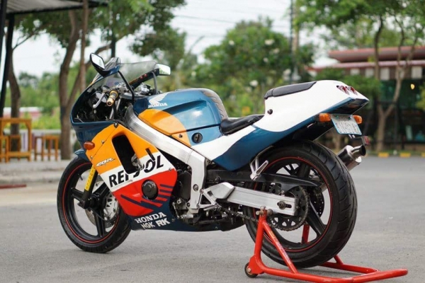 ร้าน วุฒิ นนบุรี ขาย HONDA CBR250cc. เดิมๆ ร้าน วุฒิ นนบุรี ขาย HONDA CBR250cc. เดิมๆ