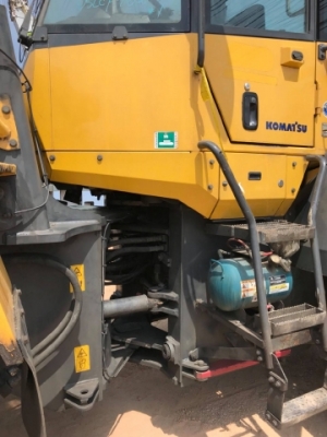 ขายรถตักล้อยาง KOMATSU WA320-6 รถนอกนำเข้าจากญี่ปุ่น สภาพสวยพร้อมใช้งาน มีVDOการทำงานครับ