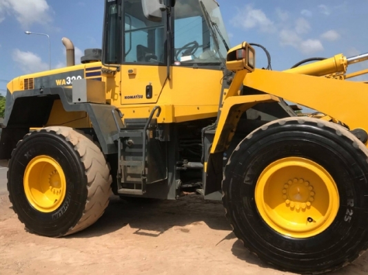 ขายรถตักล้อยาง KOMATSU WA320-6 รถนอกนำเข้าจากญี่ปุ่น สภาพสวยพร้อมใช้งาน มีVDOการทำงานครับ