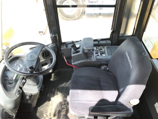 ขายรถตักล้อยาง KOMATSU WA320-6 รถนอกนำเข้าจากญี่ปุ่น สภาพสวยพร้อมใช้งาน มีVDOการทำงานครับ