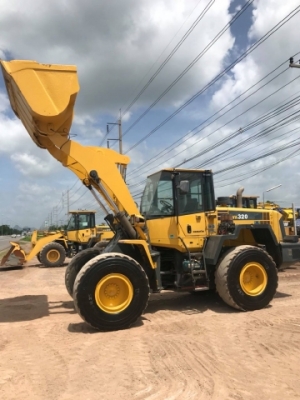 ขายรถตักล้อยาง KOMATSU WA320-6 รถนอกนำเข้าจากญี่ปุ่น สภาพสวยพร้อมใช้งาน มีVDOการทำงานครับ
