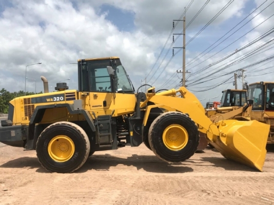 ขายรถตักล้อยาง KOMATSU WA320-6 รถนอกนำเข้าจากญี่ปุ่น สภาพสวยพร้อมใช้งาน มีVDOการทำงานครับ