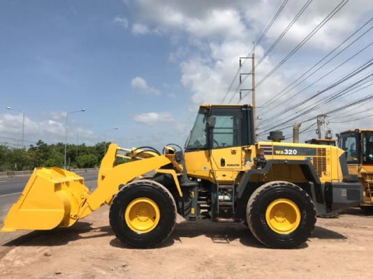 ขายรถตักล้อยาง KOMATSU WA320-6 รถนอกนำเข้าจากญี่ปุ่น สภาพสวยพร้อมใช้งาน มีVDOการทำงานครับ