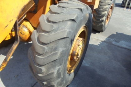 ขายรถตักล้อยาง TCM 45 เอวอ่อน สภาพดี (แขนยาวตักขึ้นสิบล้อได้เลย) ขายรถตักล้อยาง TCM 45 เอวอ่อน สภาพดี (แขนยาวตักขึ้นสิบล้อได้เลย)