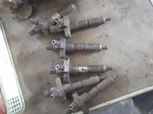 ขายปั๊มดีเซล Isuzu 6SA 210 + ปั๊มลม + หัวฉีด + เทอร์โบ