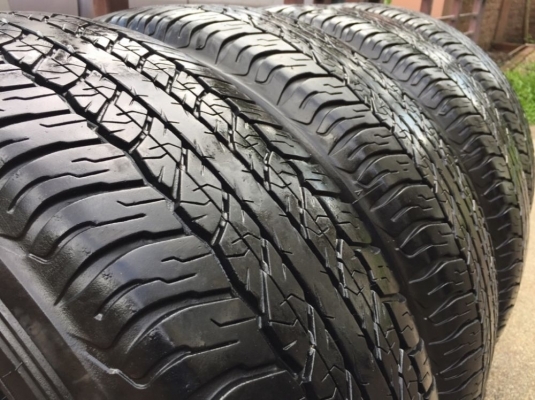 ยาง Dunlop 265 65 17 กลางปี17 ดอกเต็ม เนื้อนิ่มๆ ใช้ยาว ราคาไม่แพง