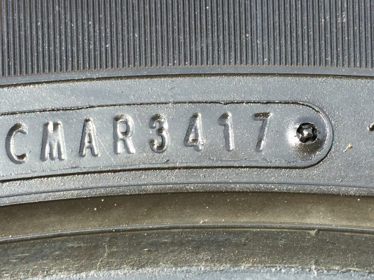 ยาง Dunlop 265 65 17 กลางปี17 ดอกเต็ม เนื้อนิ่มๆ ใช้ยาว ราคาไม่แพง