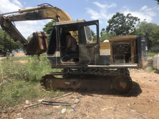 ขายด่วน รถแบคโฮ komatsu 120 รุ่น 2 เครื่องเดิม ตัวเดิน โซ่มีหลวมแต่ใช้งานได้ใช้ตัก ขวดในร้านของเก่า ขายต่ามสภาพ มีเอกสารซื้อขาย 160000 บาท