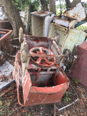 ขายเหมา ลิฟกะป๋อง และ โม่ปูนฉาบ ใช้งานได้ เพียง 9000 บาท