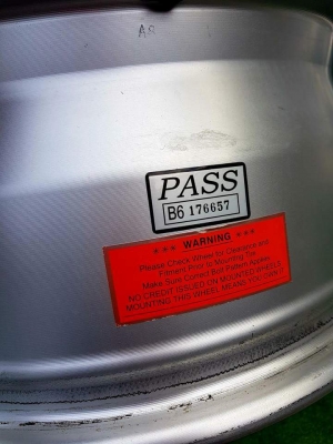 ขายล้อ MICKEY THOMPSON แท้ Classic 2 ขอบ 16 กว้าง 8" ออฟลบ 20 มือสองสวยๆ ขายล้อ MICKEY THOMPSON แท้ Classic 2 ขอบ 16 กว้าง 8" ออฟลบ 20 มือสองสวยๆ