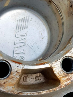 ขายล้อ MICKEY THOMPSON แท้ Classic 2 ขอบ 16 กว้าง 8" ออฟลบ 20 มือสองสวยๆ ขายล้อ MICKEY THOMPSON แท้ Classic 2 ขอบ 16 กว้าง 8" ออฟลบ 20 มือสองสวยๆ