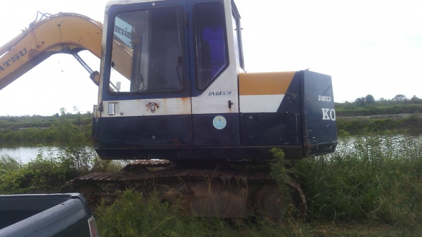 โคมัสสุ PC.60-6 ไฟฟ้าครบเอกสารซือขายราคา 390,000 ต่อรอง