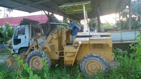 รถตัก KOMATSU 505. สนใจติดต่อ 081 - 6079515
