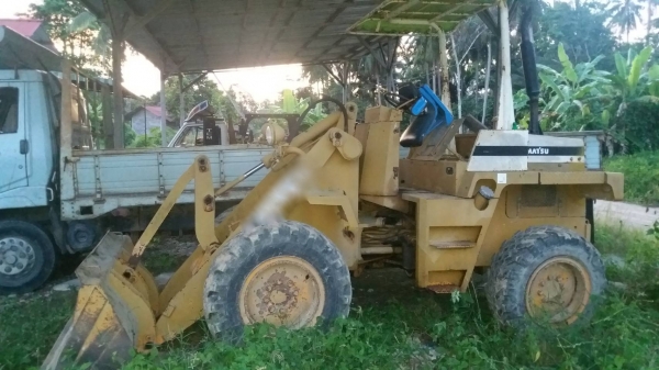 รถตัก KOMATSU 505. สนใจติดต่อ 081 - 6079515