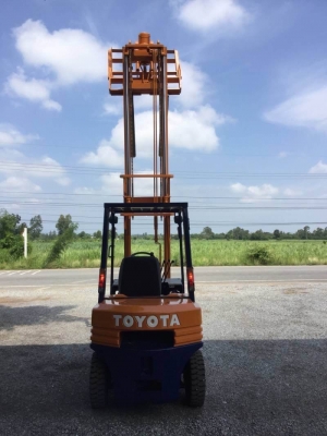 ช โฟรคลิฟท์  ขาย โตโยต้า รุ่น 5 ดีเซล 2.5 ตัน