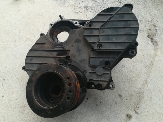 ฝาหน้าเครื่อง 4jg2 สายพาน สภาพดีไม่ผุ อุปกรณ์ครบๆ