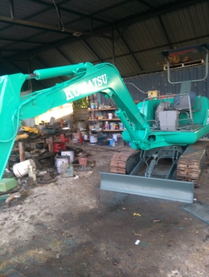 รถแบคโฮ KOMATSU PC20 รุ่น 7 รถเก่านอกนำเข้า ยังไม่เคยใช้งานในไทย ชั่วโมงการทำงาน 2000+ ชั่วโมง เครื่องดี ปั๊มแรง โซ่หนา เอวแน่น สภาพดี พร้อมใช้งาน มีเอกสารใบอินวอยซ์ มี VDO การทำงานให้ชม