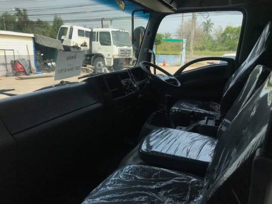 หัวรถยี่ห้อ ISUZU รุ่น 240/300