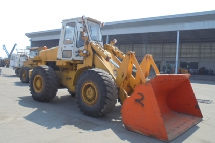 ขายรถตักล้อยาง KOBELCO 645N (เอวอ่อน สภาพดี)