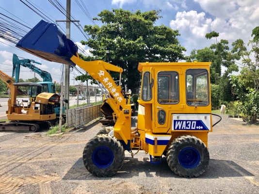 ขายรถตัก KOMATSU WA30-2 เครื่อง3 สูบ ระบบเลี้ยวเอวอ่อน 1500 ชม สมบูรณ์พร้อมใช้ครับ FROM JAPAN ติดต่อ 063-9316985 ID LINE : 0639316985