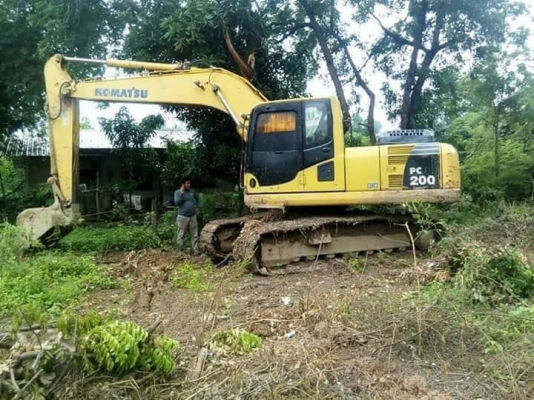 ขาย 1,250,000 KOMATSU pc 200-8 เครื่องดี ปั๊มแรง เอวแน่น โซ่หนา ไฟฟ้าครบ แอร์เย็น เอกสารเล่มทะเบียน รถสวยพร้อมใช้ ทำงาน 12,000ชม.  รถอยู่ เพชรบูรณ์  090-772-3710 090-772-3708