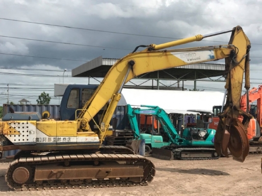 ขายรถขุด KOBELCO SK220 MARK 3 หัวแม่เหล็ก รถนอกนำเข้าเองจากญี่ปุ่น สภาพสวยพร้อมใช้ มีVDOการทำงานครับ