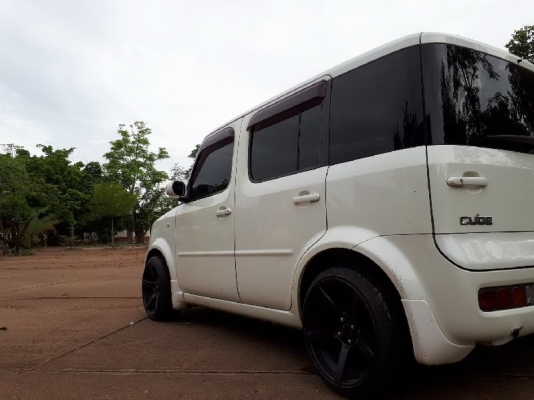 Nissan CUBE น่าร๊ากกก Nissan CUBE น่าร๊ากกก