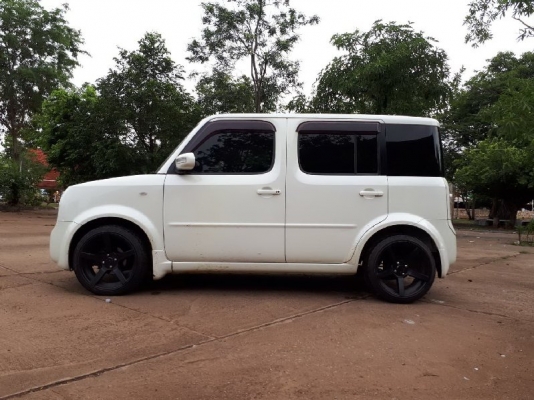 Nissan CUBE น่าร๊ากกก Nissan CUBE น่าร๊ากกก