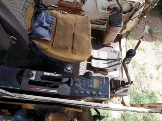 ขาย 295,000 KOMATSU pc 60-6 เครื่องดี ปั้มแรง เอวแน่น ช่วงล่างดี ไฟฟ้าตัด กระจกแตก รถพร้อมใช้ สัญญาซื้อขาย รถอยู่ ชลบุรี 090-772-3710 090-772-3708