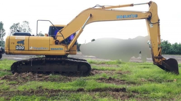 ขาย1,250,000 KOMATSU pc 200-7 เอกสารเล่มทะเบียน ไฟฟ้าครบ เครื่องดี ปั้มแรง เอวแน่น ช่วงล่างเต็ม รถสวยพร้อมใชั รถอยู่ บุรีรัมย์ 090-772-3710 090-772-3708