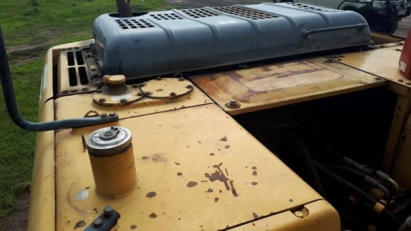 ขาย1,250,000 KOMATSU pc 200-7 เอกสารเล่มทะเบียน ไฟฟ้าครบ เครื่องดี ปั้มแรง เอวแน่น ช่วงล่างเต็ม รถสวยพร้อมใชั รถอยู่ บุรีรัมย์ 090-772-3710 090-772-3708