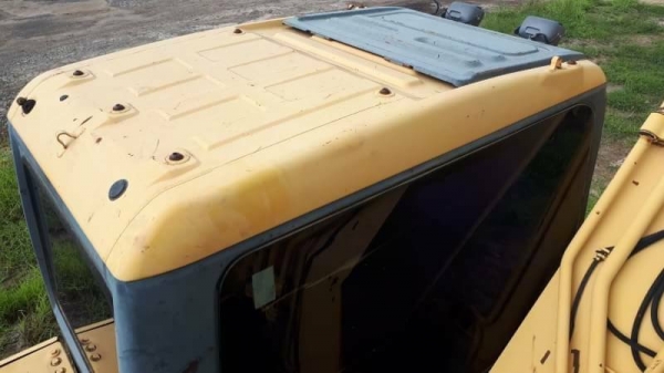 ขาย1,250,000 KOMATSU pc 200-7 เอกสารเล่มทะเบียน ไฟฟ้าครบ เครื่องดี ปั้มแรง เอวแน่น ช่วงล่างเต็ม รถสวยพร้อมใชั รถอยู่ บุรีรัมย์ 090-772-3710 090-772-3708