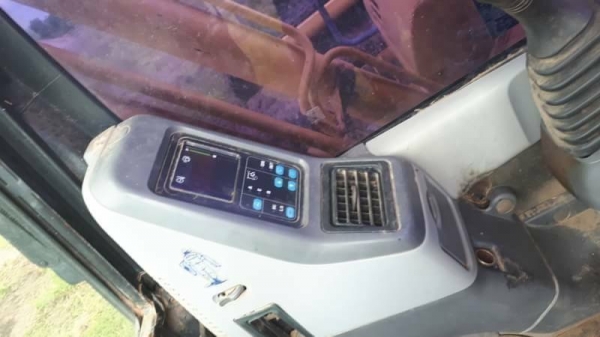 ขาย1,250,000 KOMATSU pc 200-7 เอกสารเล่มทะเบียน ไฟฟ้าครบ เครื่องดี ปั้มแรง เอวแน่น ช่วงล่างเต็ม รถสวยพร้อมใชั รถอยู่ บุรีรัมย์ 090-772-3710 090-772-3708