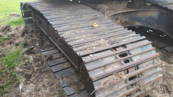 ขาย1,250,000 KOMATSU pc 200-7 เอกสารเล่มทะเบียน ไฟฟ้าครบ เครื่องดี ปั้มแรง เอวแน่น ช่วงล่างเต็ม รถสวยพร้อมใชั รถอยู่ บุรีรัมย์ 090-772-3710 090-772-3708