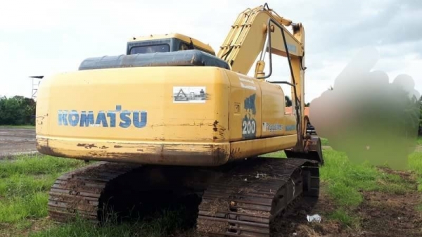 ขาย1,250,000 KOMATSU pc 200-7 เอกสารเล่มทะเบียน ไฟฟ้าครบ เครื่องดี ปั้มแรง เอวแน่น ช่วงล่างเต็ม รถสวยพร้อมใชั รถอยู่ บุรีรัมย์ 090-772-3710 090-772-3708
