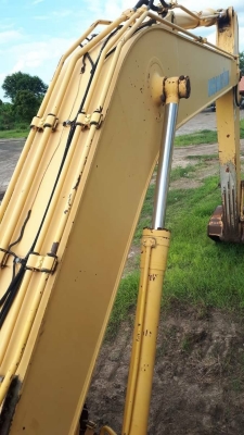 ขาย1,250,000 KOMATSU pc 200-7 เอกสารเล่มทะเบียน ไฟฟ้าครบ เครื่องดี ปั้มแรง เอวแน่น ช่วงล่างเต็ม รถสวยพร้อมใชั รถอยู่ บุรีรัมย์ 090-772-3710 090-772-3708