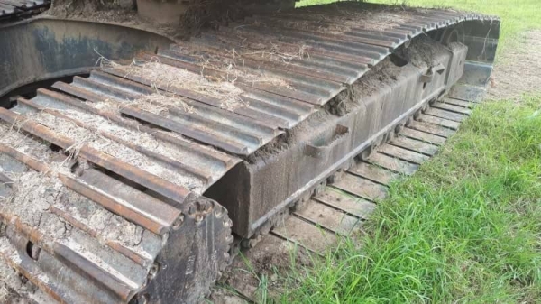 ขาย1,250,000 KOMATSU pc 200-7 เอกสารเล่มทะเบียน ไฟฟ้าครบ เครื่องดี ปั้มแรง เอวแน่น ช่วงล่างเต็ม รถสวยพร้อมใชั รถอยู่ บุรีรัมย์ 090-772-3710 090-772-3708