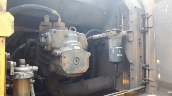 ขาย1,250,000 KOMATSU pc 200-7 เอกสารเล่มทะเบียน ไฟฟ้าครบ เครื่องดี ปั้มแรง เอวแน่น ช่วงล่างเต็ม รถสวยพร้อมใชั รถอยู่ บุรีรัมย์ 090-772-3710 090-772-3708