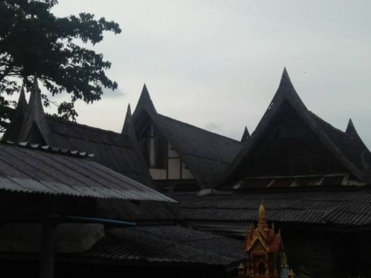 ขายบ้านทรงไทย3หลังไม้สัก(เฉพาะตัวบ้าน) ขายบ้านทรงไทย3หลังไม้สัก(เฉพาะตัวบ้าน)