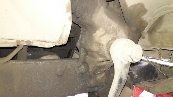 ขาย รถ 10 ล้อ หัวยาว 2 เพลา ช่วงล่างใหญ่จัมโบ้ เครื่อง+เกียร์ 6D14 165 แรงม้า มีเกียร์กลาง คัสซีสวย คานหน้าใหญ่ ทะเบียนเต็มพร้อมโอน