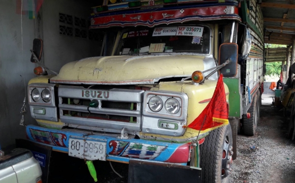 ขาย รถ 10 ล้อ หัวยาว 2 เพลา ช่วงล่างใหญ่จัมโบ้ เครื่อง+เกียร์ 6D14 165 แรงม้า มีเกียร์กลาง คัสซีสวย คานหน้าใหญ่ ทะเบียนเต็มพร้อมโอน