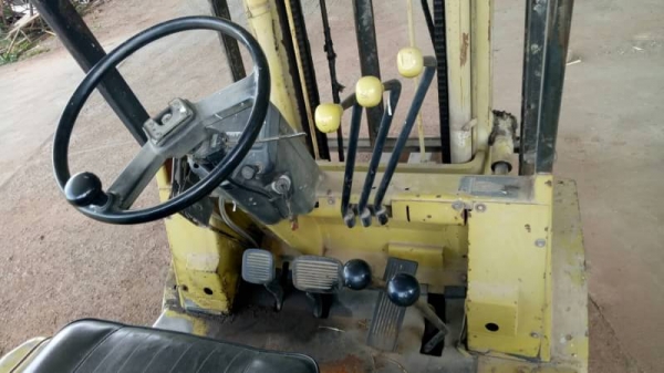 ขายด่วน โพลคลิฟ MITSUBISHI 2.5 ตัน ยกสูง4เมตร ใช้งานสองระบบ เบนซิน+แก๊ส สนใจสอบถามไว้ใช้งาน 093 0764943 คุณ ตั้ม